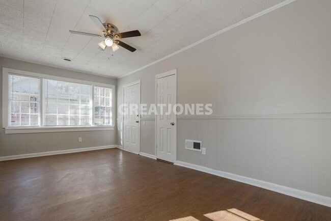 Building Photo - 108 Sulton St