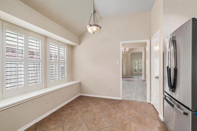 Building Photo - 17515 Burkhart Ridge Dr