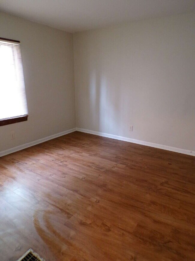 Building Photo - Charming 1 bed, 1 bath apartment in old louisville.