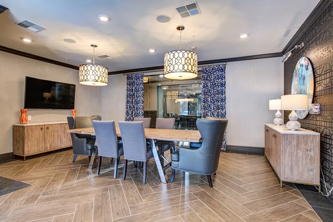 Building Photo - 9500 Williamsburg Plaza