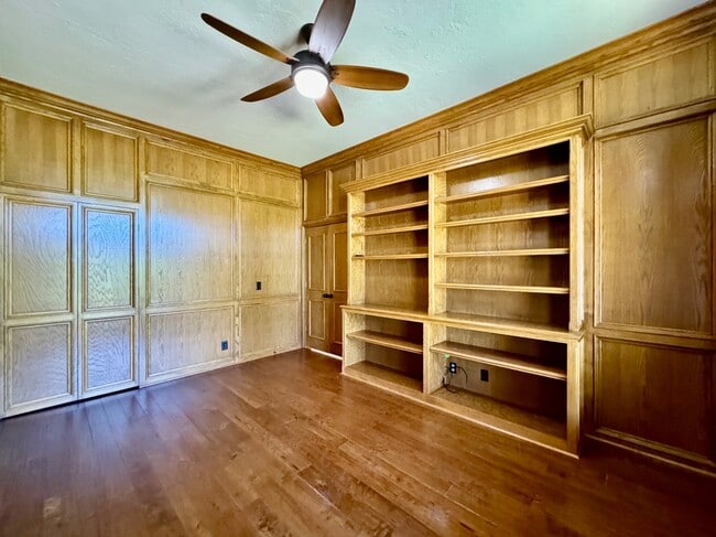 Building Photo - 2600 Sweetbriar Ct