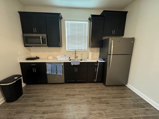 Building Photo - New Generation Stunning 1 Bed 1 Bath with ...
