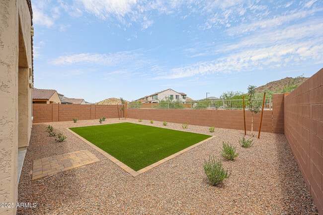 Building Photo - 7106 W Hedge Hog Pl