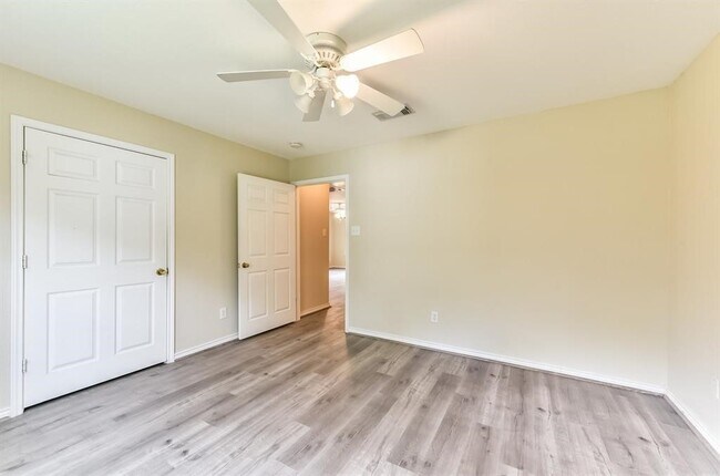 Building Photo - 3426 Angel Ln