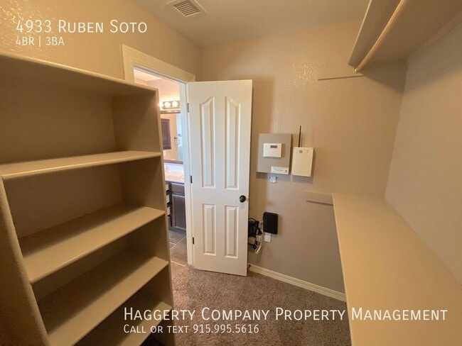 Building Photo - 4933 Ruben Soto