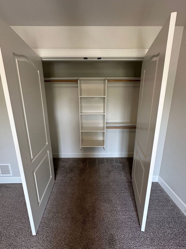 Building Photo - 6585 Beverly Hills Cir