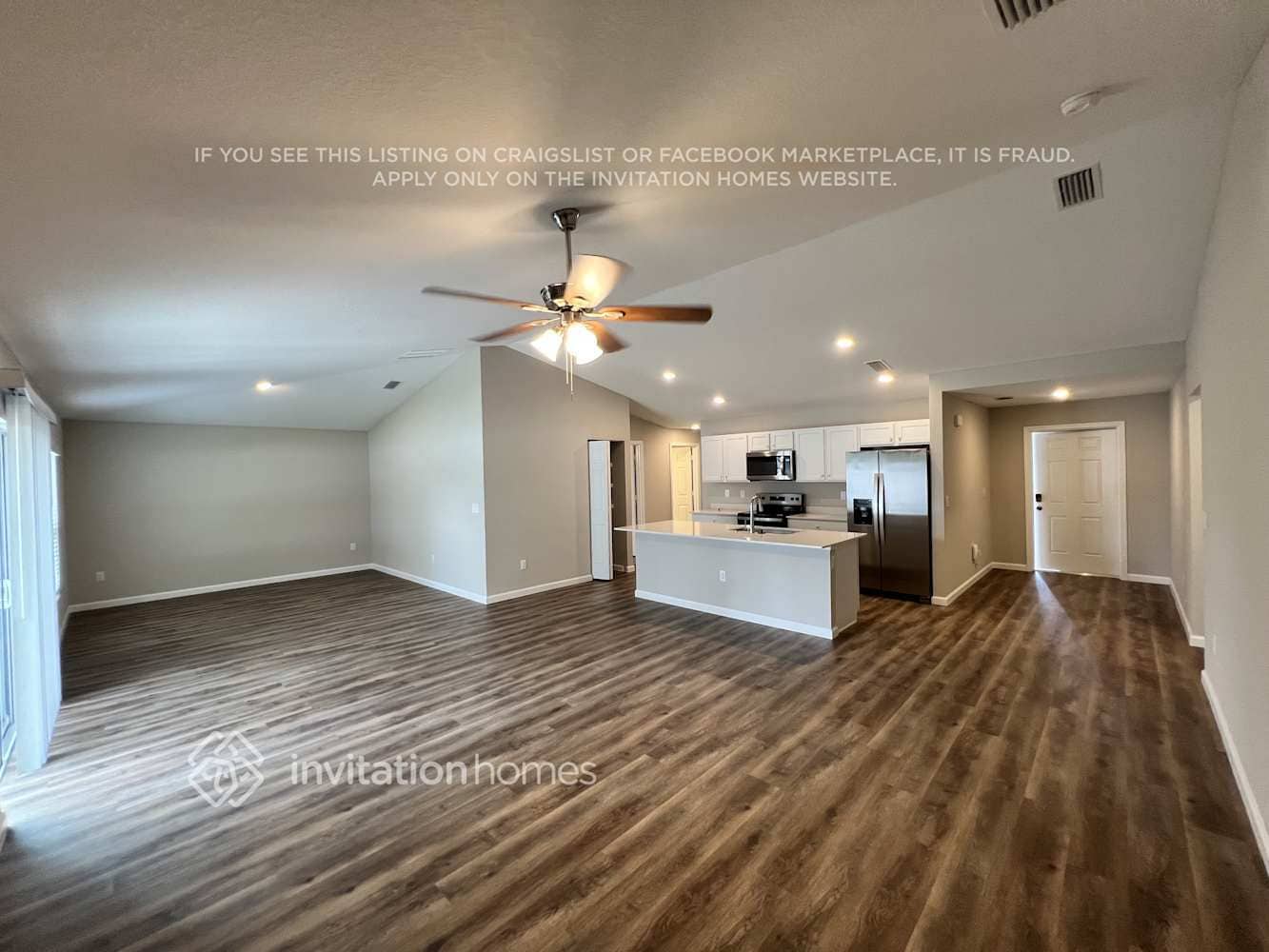 Building Photo - 1702 SW Airoso Blvd