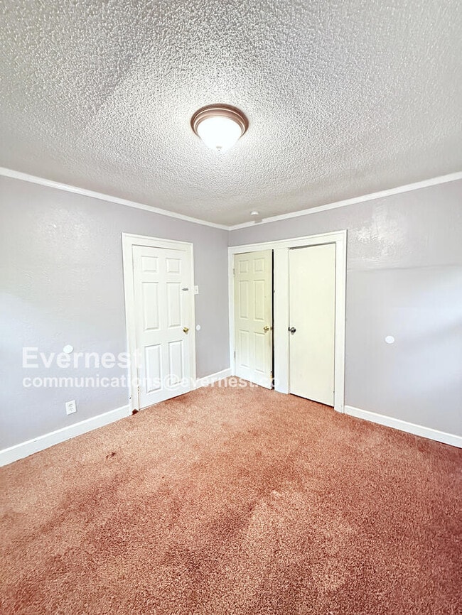 Building Photo - 15101 Ward Ave