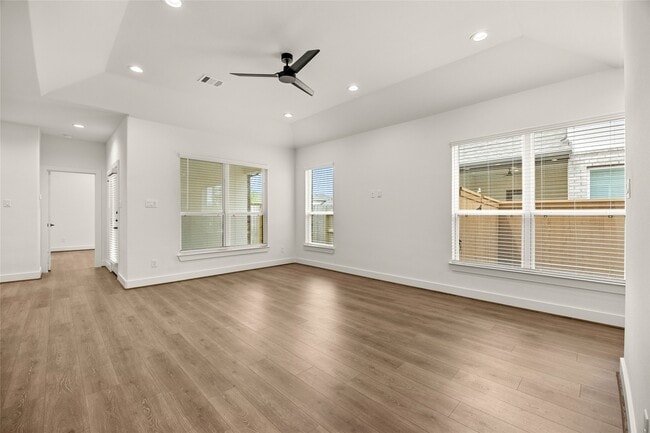 Building Photo - 2710 Bronze Vis Dr