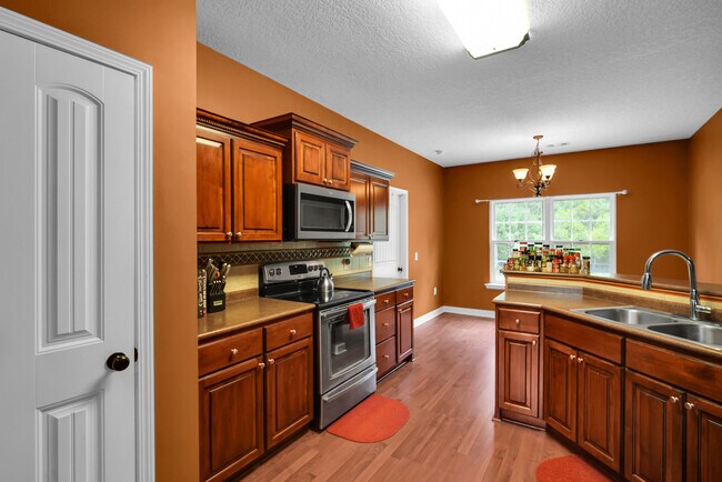 Building Photo - 68 Lincoln Way