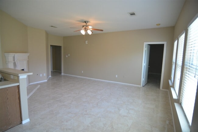 Building Photo - 16215 Willowford Ct