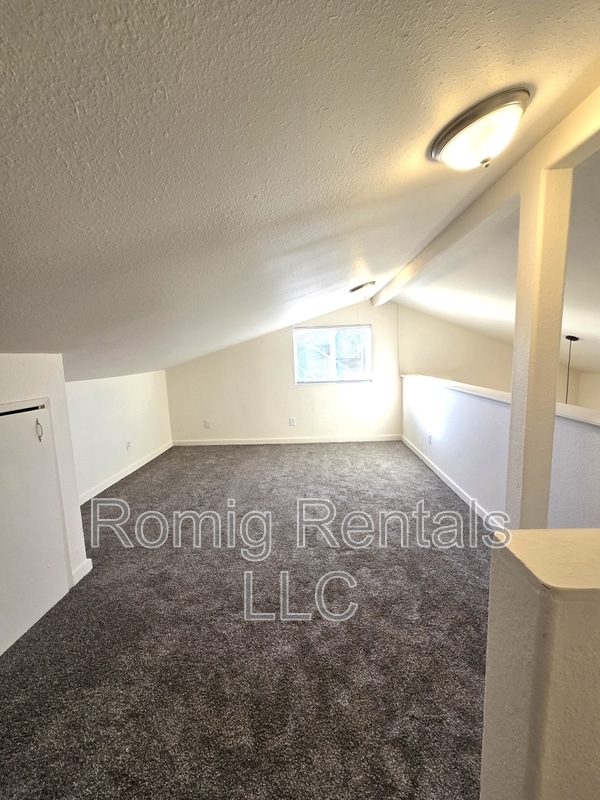 Building Photo - Cent- 1206 B Street