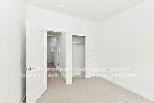 Building Photo - 259 Gambrel Cir