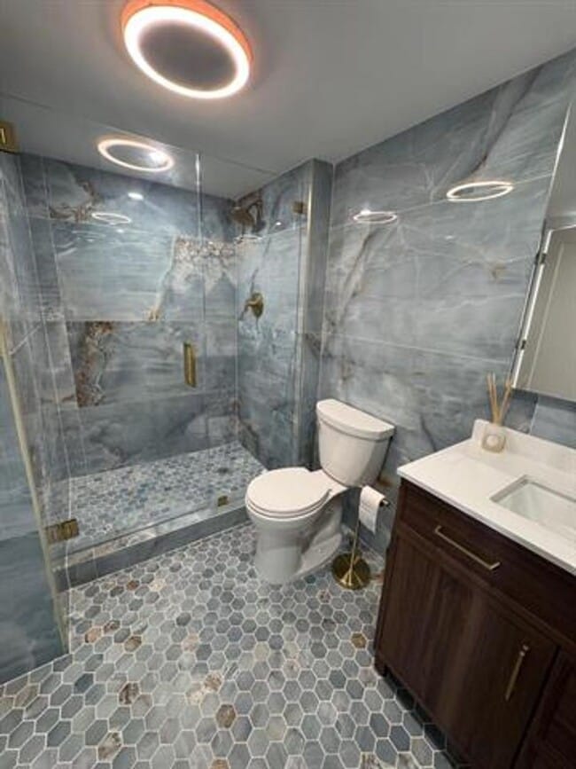 Building Photo - 20515 E Country Club Dr