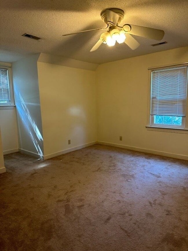 Building Photo - Spacious Home with Bonus Room, Pool & Solar Panels in Goldsboro!