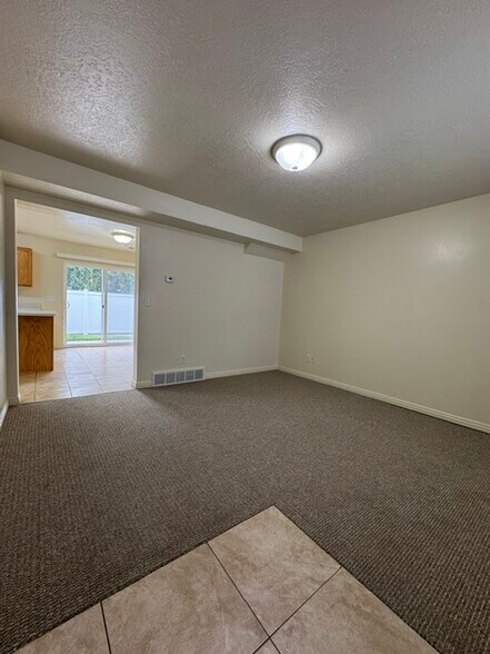 Building Photo - 961 N 100 W