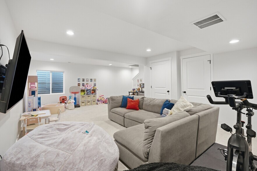 Building Photo - 5347 W Canary Grass Way