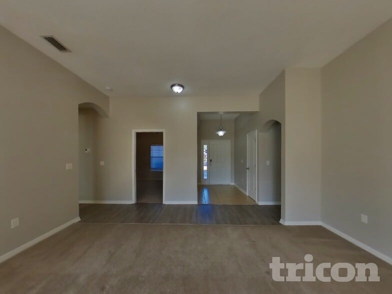 Building Photo - 9250 Spider Lily Ln