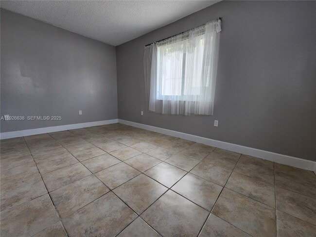 Building Photo - 2438 SW 114th Ave