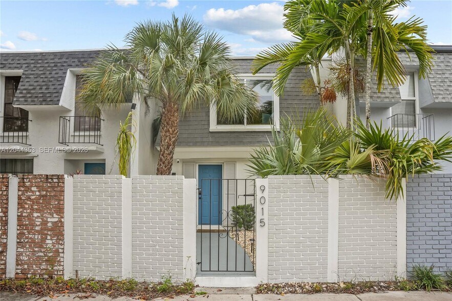 Building Photo - 9015 SW 96th Ave