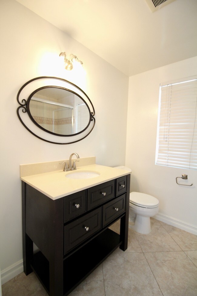 Building Photo - 4420 Lowell Ave