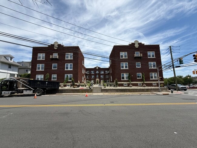 Building Photo - Grove 55 LLC