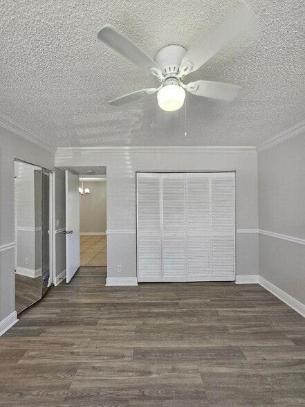 Building Photo - 1453 Lake Crystal Dr