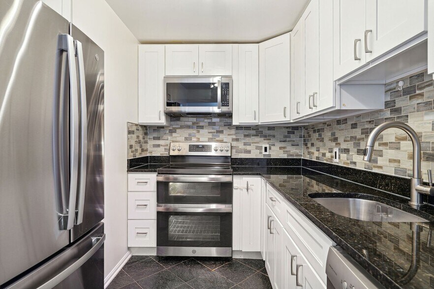 Building Photo - 1124 25th St NW