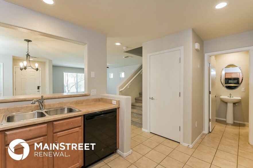 Building Photo - 10559 E Pleasant Pasture Dr