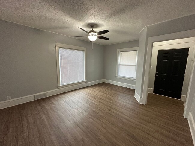 Building Photo - 613-615 S Mechanic St