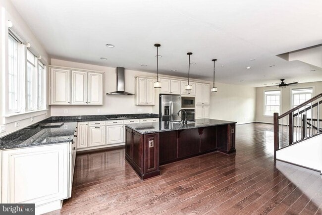 Building Photo - 3160 Yeager Dr