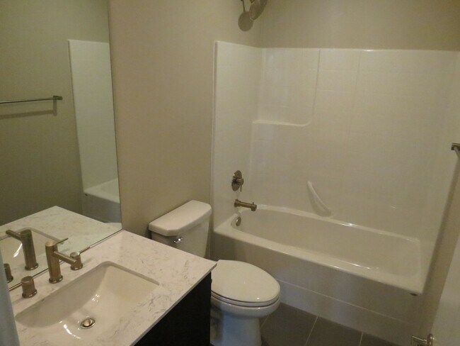 Building Photo - 4Bed/3.5Bath Newer Construction Home in Seattle Otani Gardens Development!