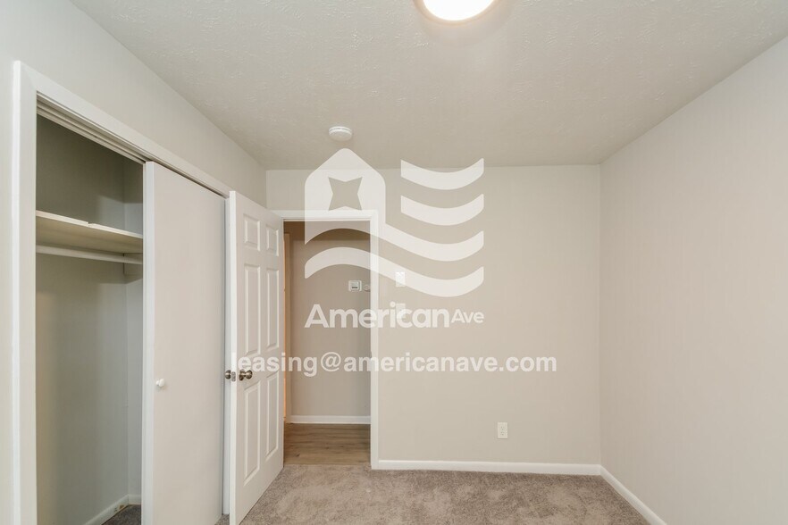 Building Photo - 936 Lark Ct