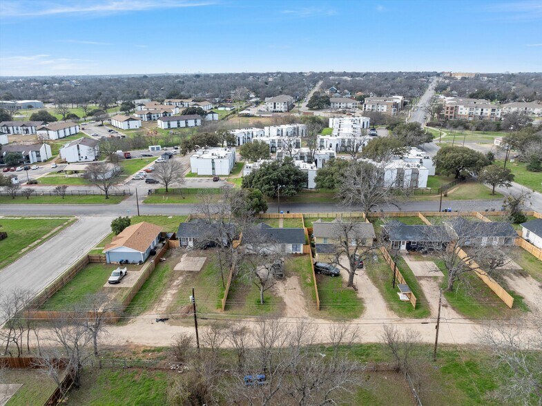 Building Photo - 1209 N 6th St