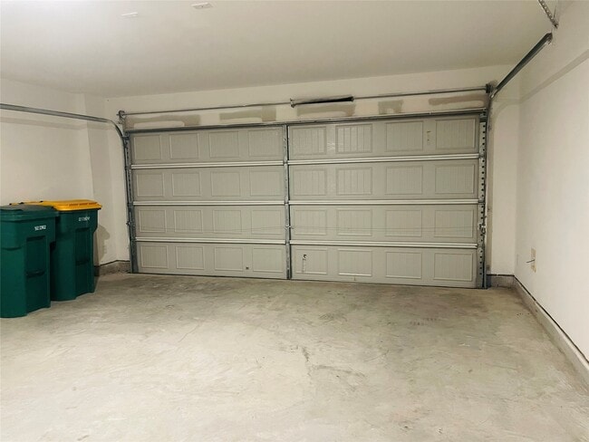 Building Photo - 2818 Via Augusta Dr