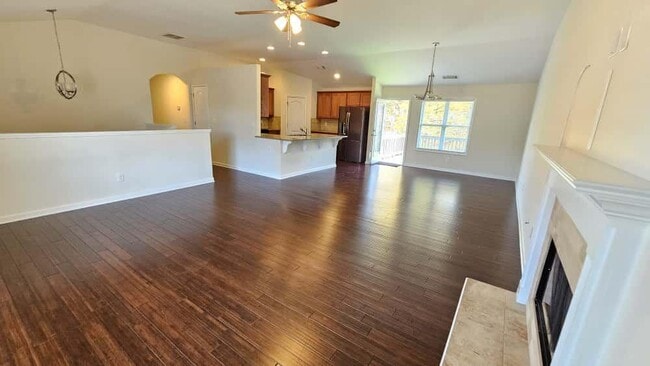 Building Photo - 2126 Crown Park Dr