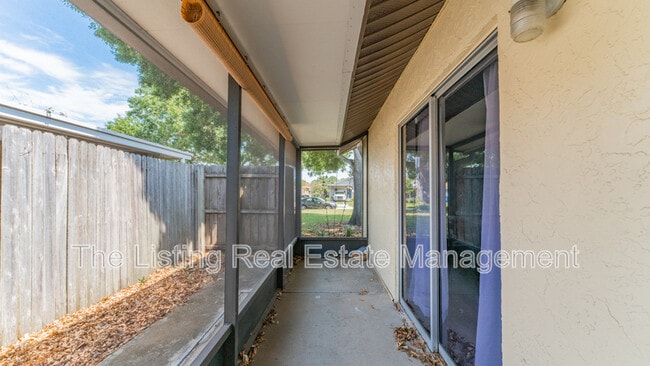 Building Photo - 766 91st Ave N
