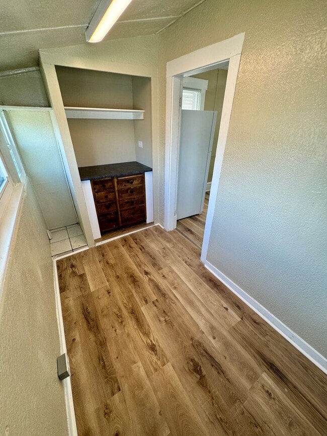 Building Photo - 2542 Glen Echo Dr