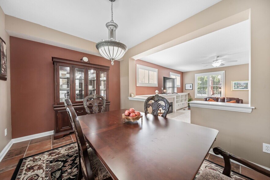 Building Photo - 4939 Stonehaven Dr
