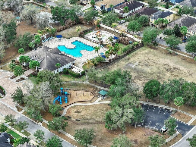 Building Photo - 17423 New Cross Cir