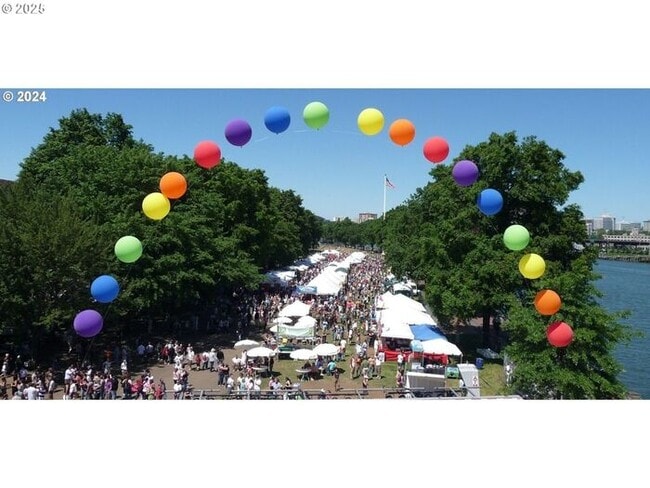 Building Photo - Modern Waterfront Living at The McCormick Pier! Call TODAY to schedule a tour! 503-664-4101