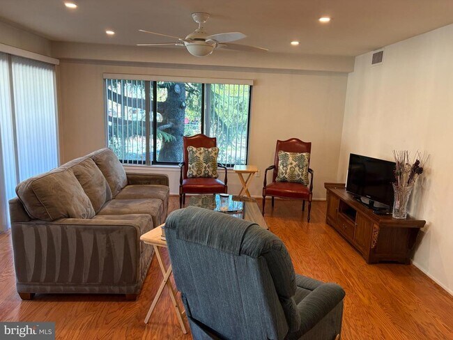 Building Photo - 1600 Prince St