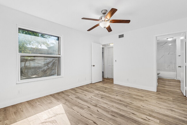 Building Photo - 7536 Courtyard Run E