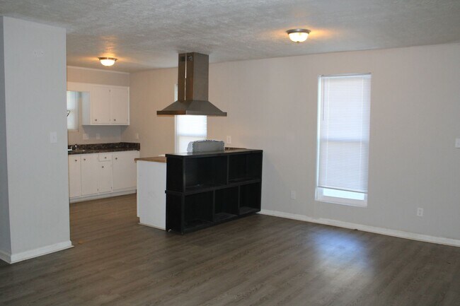 Building Photo - 3109 Jennifer Ct