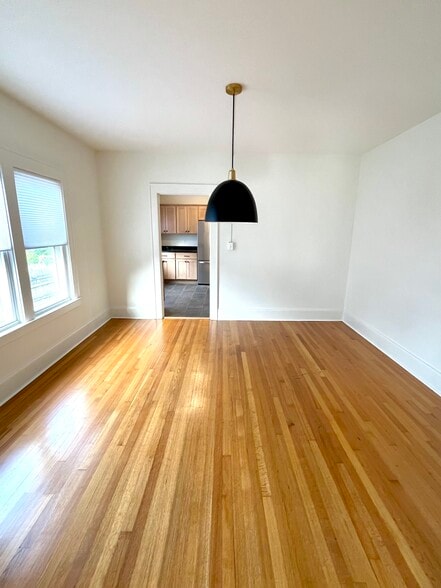 Building Photo - 522 Stafford Ave