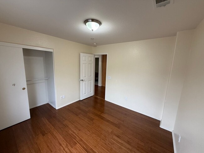 Building Photo - Large North Oxnard Home for Rent
