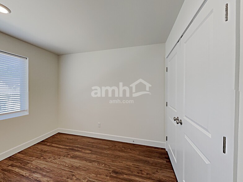 Building Photo - 12433 83rd Ave E