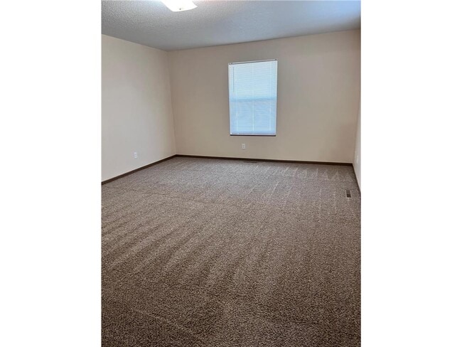 Building Photo - 1706 Lincoln Ave