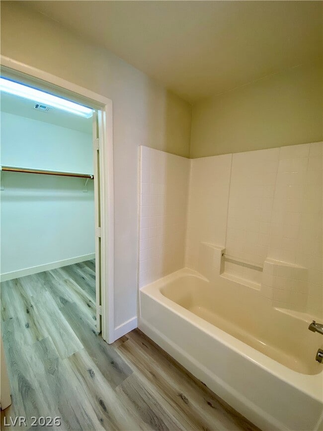 Building Photo - 6158 Dutch Windmill Ave