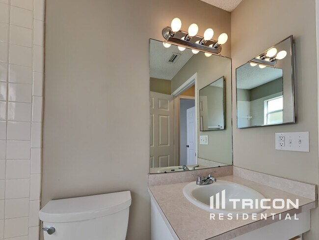 Building Photo - 4710 S Dawnmeadow Ct